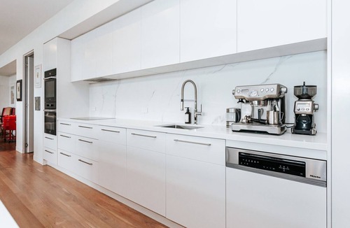 Shoreham House | Bellas Block overlooking the vines