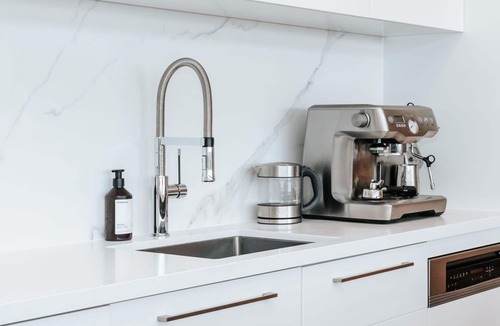 Shoreham House | Bellas Block overlooking the vines