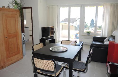 Muralto Apartment | Bellavista by Fewotessin