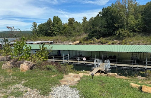 Greers Ferry Cabin | Bellawood Resort #5 - Lake Cabin with boat slip