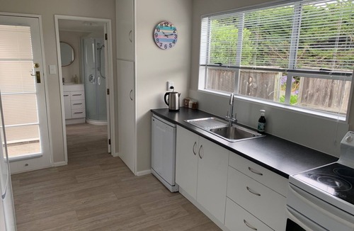 Waikuku Beach House | Bellbird Bach by the Beach