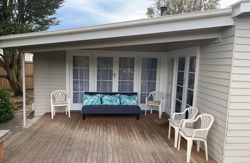 Waikuku Beach House | Bellbird Bach by the Beach