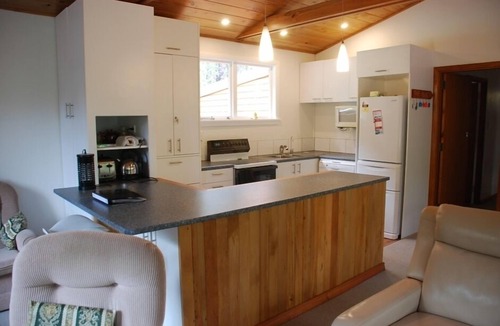 St. Arnaud House | Bellbird Bach on Lake Road