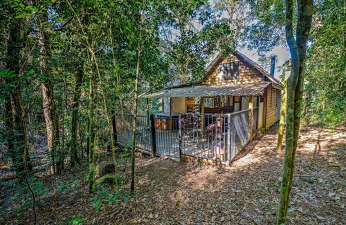 Kenilworth Cabin | Bellbird Studio, pet friendly, glamping getaway