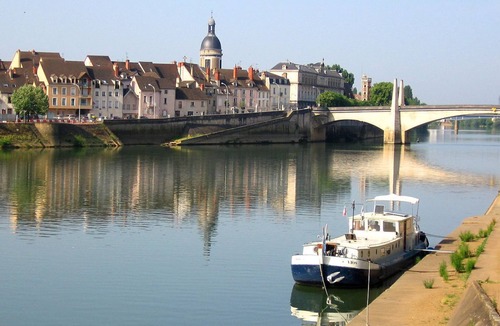 Chalon-sur-Saone Apartment | Belle Appartement Entier