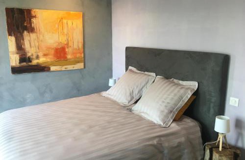 Pujaut Bed & Breakfast | Belle chambre avec vue dans maison d'architecte