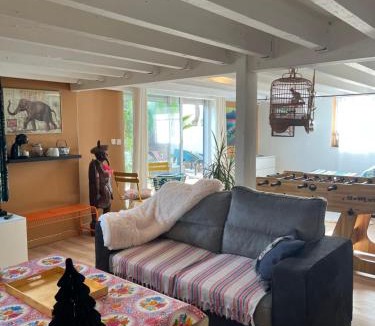 Beziers Bed & Breakfast | Belle chambre Le petit voyage ,jardin,piscine 10mn de Béziers