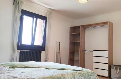 Pamiers Hostel | Belle chambre privée avec lit double dans Pamiers
