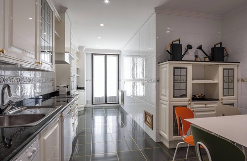 San Sebastian Centro Apartment | Belle Epoque on the Seafront. SPECIAL MEASURES