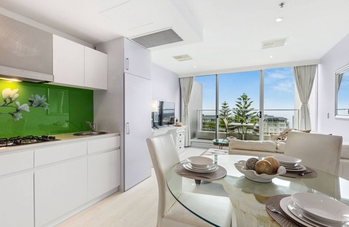Glenelg Apartment | Belle Escapes - Bay View Lookout