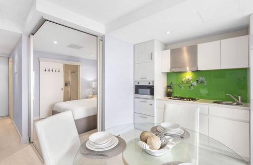 Glenelg Apartment | Belle Escapes - Bay View Lookout