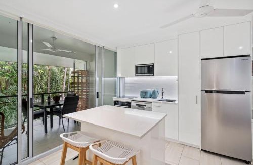 Palm Cove Apartment | Belle Escapes Drift Beachfront Resort Suite 4403