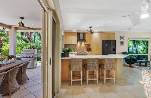 Redlynch House | Belle Escapes Waterfall Crossing