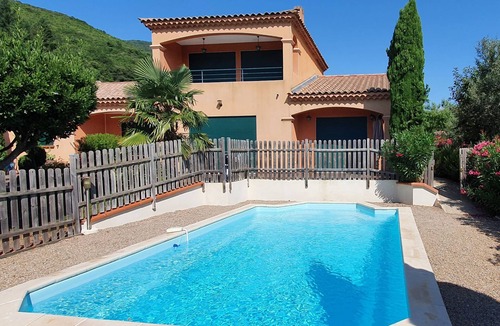 Le Bousquet-d'Orb Villa | Belle et Grande Villa Avec Piscine Entre Avène et Lamalou-les-bains
