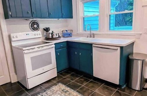 Kilmarnock House | Belle Haven - High Speed internet, walk to town