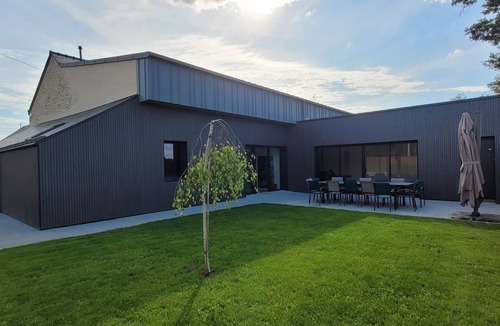 Peaule House | Belle Maison de Campagne Avec Piscine Intérieure Ti Mean