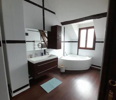 Bazemont House | Belle maison du 18e siècle