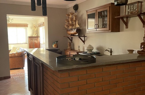 Orthoux-Serignac-Quilhan House | Belle Maison Entre Garrigues, Vignes et Taureaux