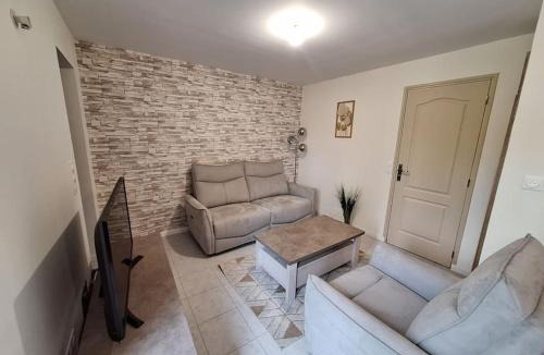 Saint-Jean-d'Angely House | Belle maison au bord du plan d'eau