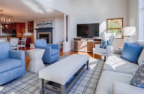 Canandaigua House | Belle Maison: Luxury Getaway with Hot Tub!