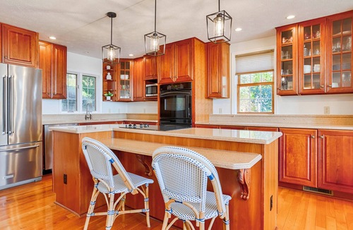Canandaigua House | Belle Maison: Luxury Getaway with Hot Tub!