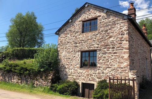 Moux-en-Morvan Villa | Belle Maison Morvandelle