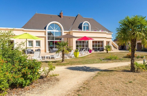 Azay-le-Rideau House | Belle maisonette, accès Piscine Couverte + Boules