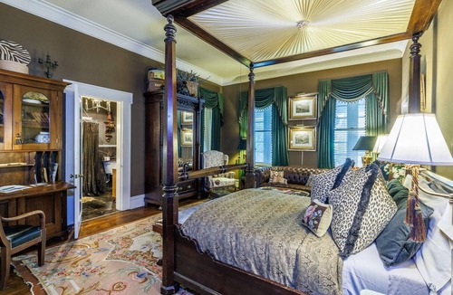 Gonzales Bed & Breakfast | Belle Oaks Inn