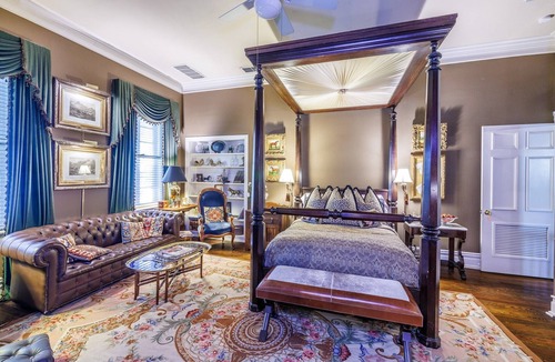 Gonzales Bed & Breakfast | Belle Oaks Inn