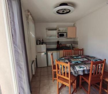 Calvisson House | Belle petite maison en résidence de vacances