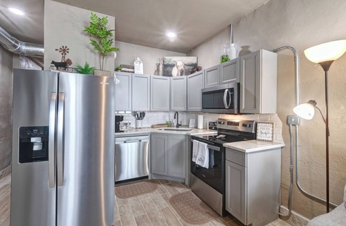 Baird Apartment | Belle Plain Inn Rustic Refuge