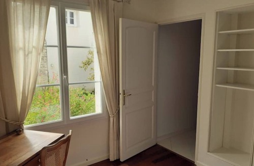 Saint-Romain-de-Benet Villa | Belle Villa