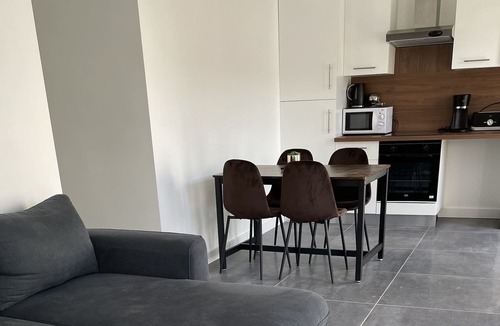 Le Bourg House | Belle Villa à 10 min des Plages, Rénovée et Cosy