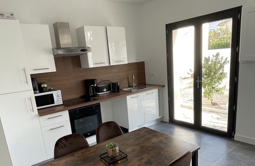 Le Bourg House | Belle Villa à 10 min des Plages, Rénovée et Cosy