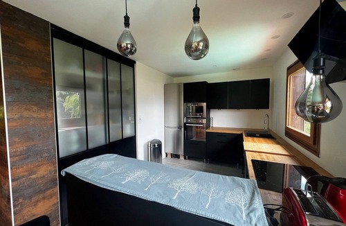 Saint-Ismier House | Belle Villa Avec Jardin Piscine, Billard, Sauna & Jacuzzi