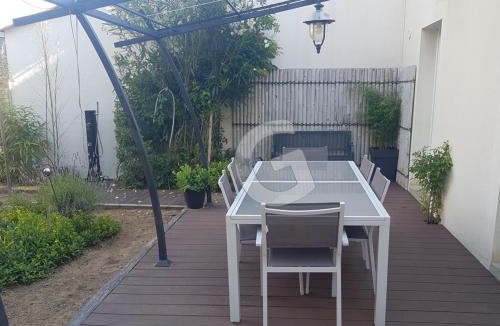 Saint-Vincent-sur-Jard House | Belle villa 6 pers à 300m de la plage avec jardin, terrasse et véranda - Saint-Vincent-sur-Jard - FR-1-194-395
