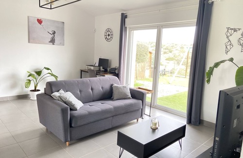 Cournonsec Villa | Belle Villa Moderne Avec Piscine Entre mer et Garrigue