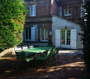 Touques Villa | Belle villa privée, limitrophe Trouville sur-mer, proche Deauville