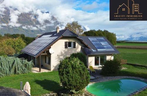 Chateauneuf Villa | Belle villa vue sur montagnes