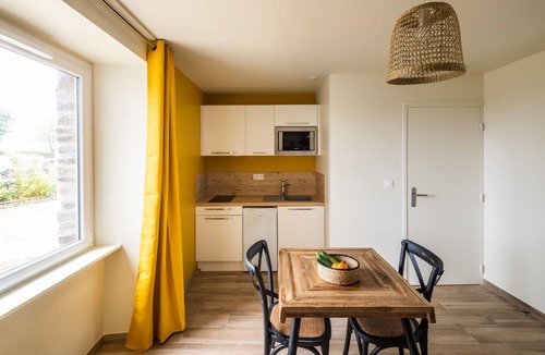 Saint-Benoit-des-Ondes Apartment | Belle Vue Mer 2 Personnes - "comme un Poisson Dans L'eau"