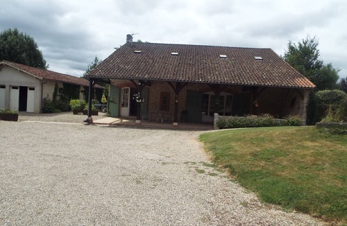 Penne-d'Agenais House | Belle Vue a Charming 2 bedroom Gite set in picturesque location.