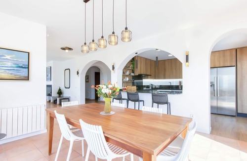 El Mas Isaac House | Belle vue by Interhome