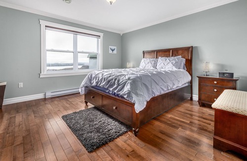 Upper Island Cove House | Belle Vue Cottage, An Expansive Ocean-View, Limited Mobility Friendly Home