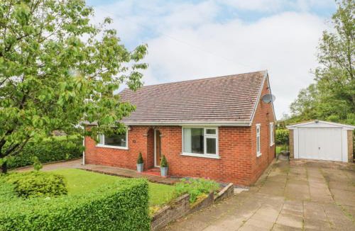 Mow Cop House | Belle Vue