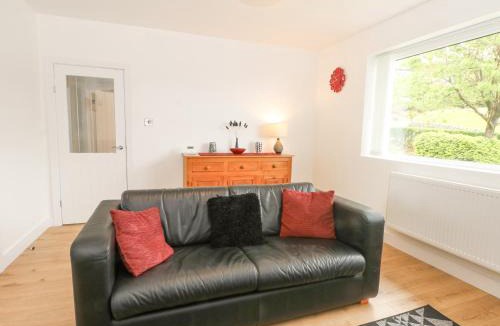 Mow Cop House | Belle Vue