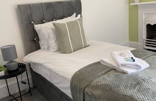 Cwm Frwd Oer House | Belle Vue