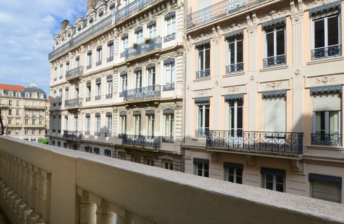 Bellecour - Hotel Dieu Apartment | Bellecour, very well-appointed studio with balcony