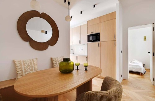 Hopital Saint-Louis Apartment | Belleville republique