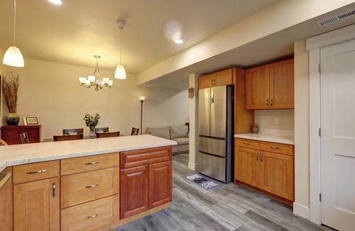 East Lake Hills Apartment | Bellevue Beautiful suite 2B1B 98008 closed Microsoft Lake Hill