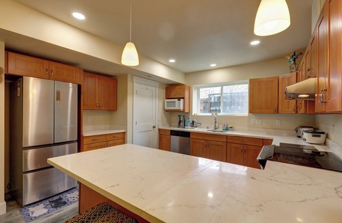 East Lake Hills Apartment | Bellevue Beautiful suite 2B1B 98008 closed Microsoft Lake Hill